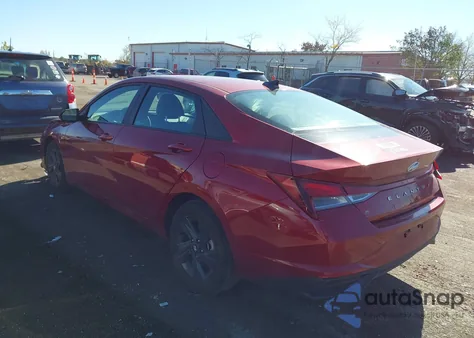 2023 Hyundai Elantra Sel z USA, uszkodzony, nr VIN KMHLM4AG5PU594295